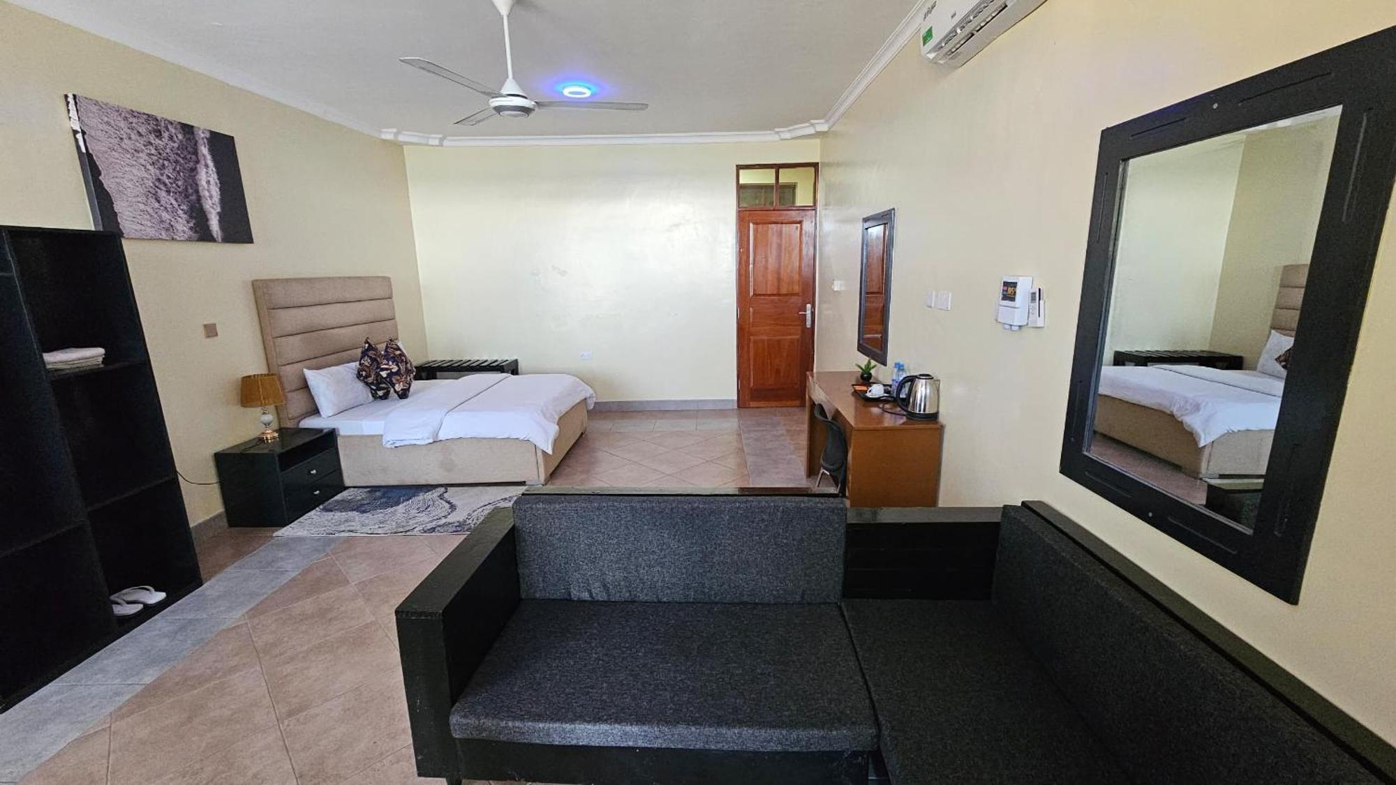 ホテル Genesis Retreat House ムトワラ エクステリア 写真